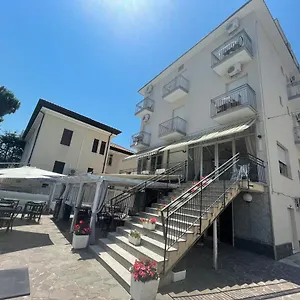 hotel-moroni-rimini.riccione-hotels.org/